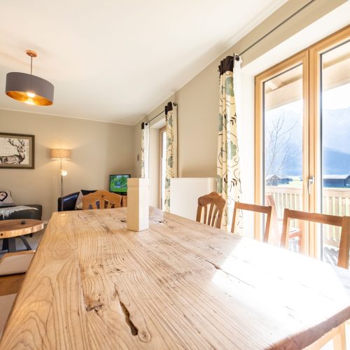 Essbereich mit Ausblick in Ferienwohnung in Garmisch-Partenkirchen