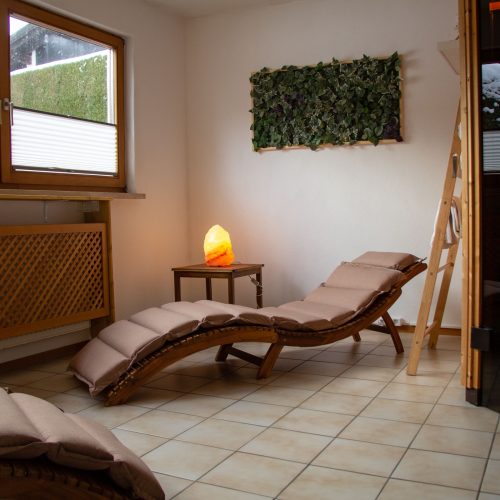 Liegen und Sauna in Ferienwohnung in Garmisch-Partenkirchen