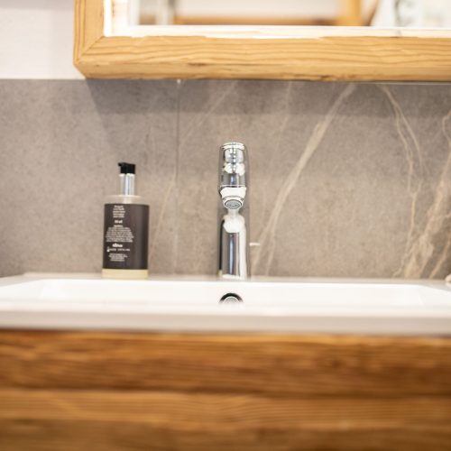 Waschbecken in Ferienwohnung in Garmisch-Partenkirchen