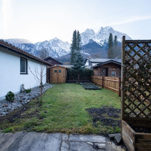 Kleiner Garten an Ferienwohnung in Garmisch-Partenkirchen