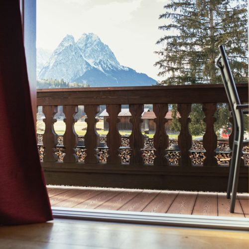 Ausgang zum Balkon in Ferienwohnung in Garmisch-Partenkirchen