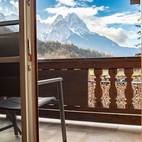 Tür zum Balkon in Ferienwohnung in Garmisch-Partenkirchen