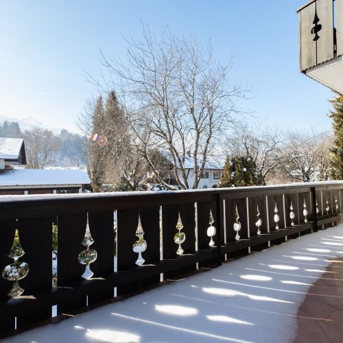 großer Balkon im Winter in Ferienwohnung in Garmisch-Partenkirchen