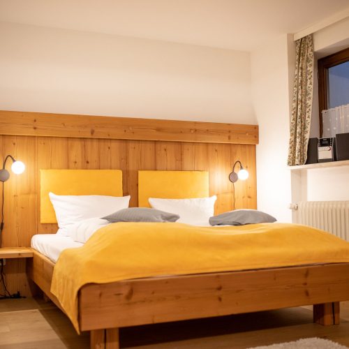 Doppelbett in Ferienwohnung in Garmisch-Partenkirchen