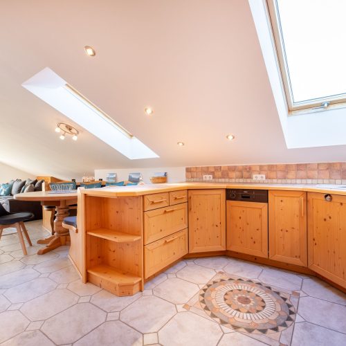 Ferienwohnung in Garmisch-Partenkirchen mit freundlichem Innenraum