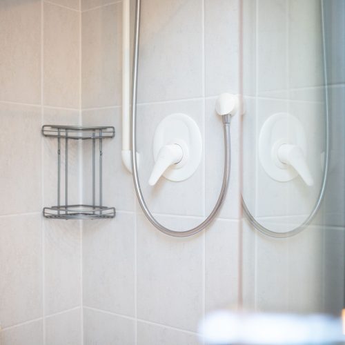 Badezimmer einer Ferienwohnung in Garmisch-Partenkirchen