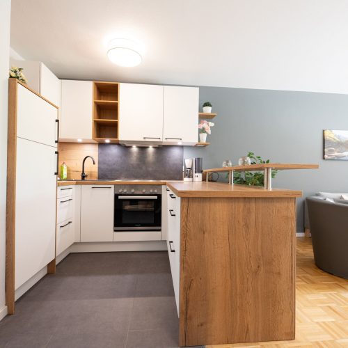 Küche mit Ablage in Ferienwohnung in Garmisch-Partenkirchen