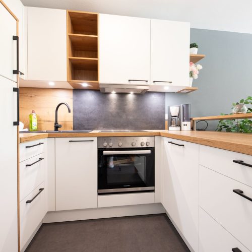 Küchenzeile in U-Form in Ferienwohnung in Garmisch-Partenkirchen