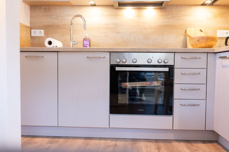 Holzküche in Ferienwohnung in Garmisch-Partenkirchen