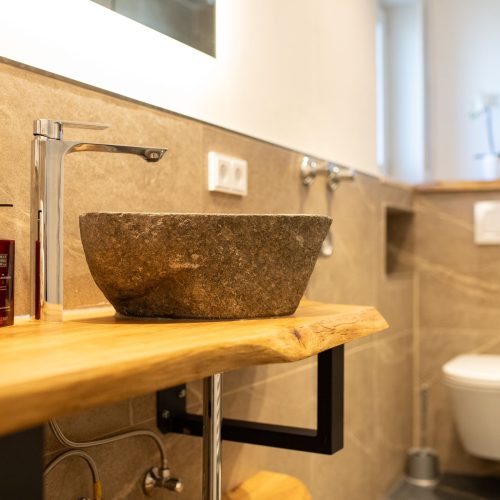 Steinwaschbecken in Ferienwohnung in Garmisch-Partenkirchen