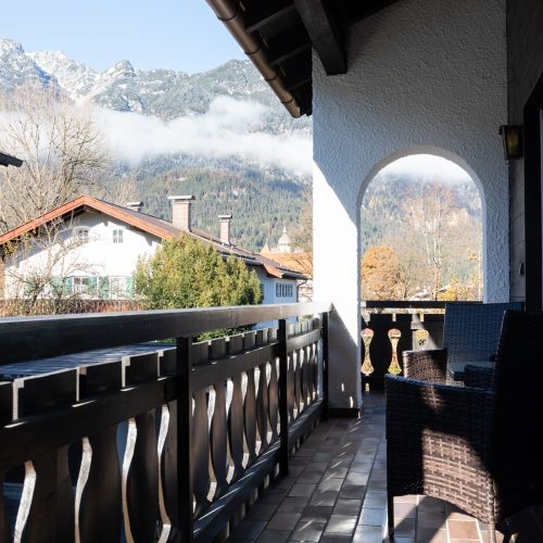 Balkon mit Blick auf die Berge in Garmisch-Partenkirchen