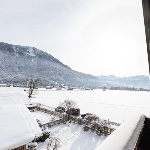 Landschaft mit Schnee in Ferienwohnung in Garmisch-Partenkirchen
