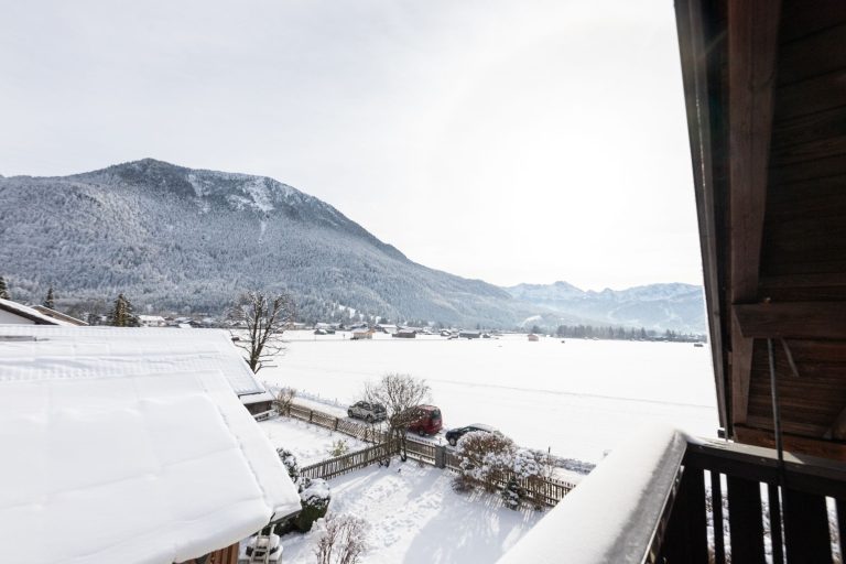 Landschaft mit Schnee in Ferienwohnung in Garmisch-Partenkirchen
