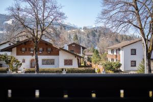 Balkon mit Sicht auf die Alpen in Ferienwohnung in Garmisch-Partenkirchen
