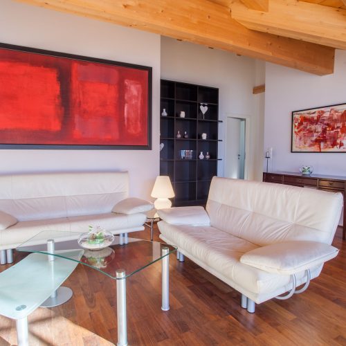 zwei Sofas in Ferienwohnung in Garmisch-Partenkirchen