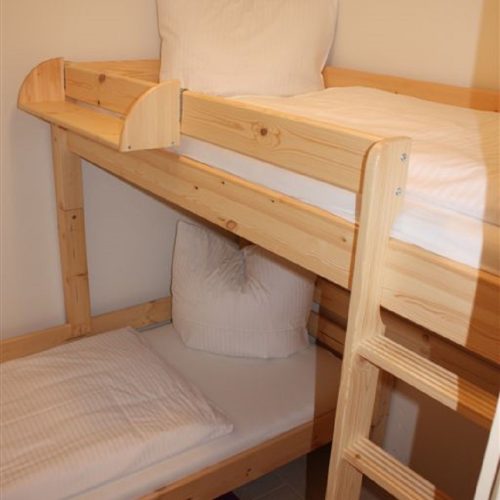 Hochbett und ein Einzelbett in Ferienwohnung in Garmisch-Partenkirchen