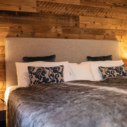 Doppelbett in Ferienwohnung in Garmisch-Partenkirchen