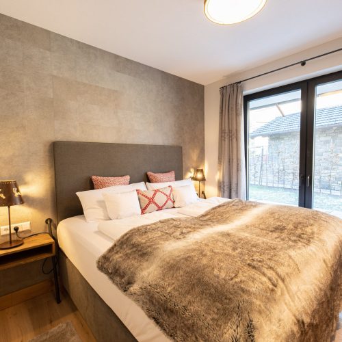 Doppelbett in Ferienwohnung in Garmisch-Partenkirchen