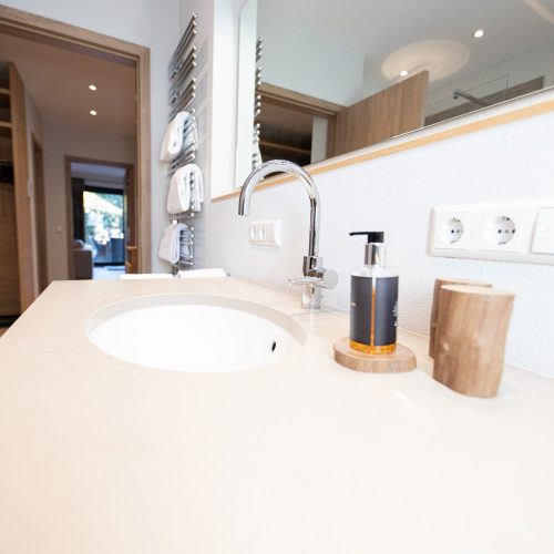 Waschbecken mit Seife in Ferienwohnung in Garmisch-Partenkirchen