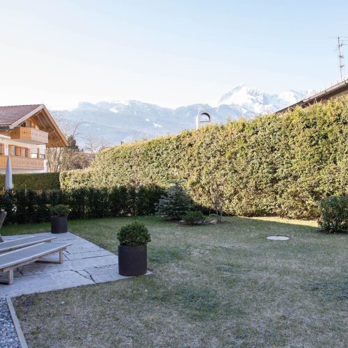 Garten und Terrasse in Ferienwohnung in Garmisch-Partenkirchen