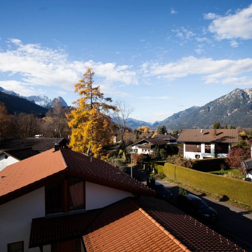Sicht auf die Berge in Ferienwohnung in Garmisch-Partenkirchen
