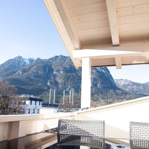 Balkon mit Stühle in Ferienwohnung in Garmisch-Partenkirchen