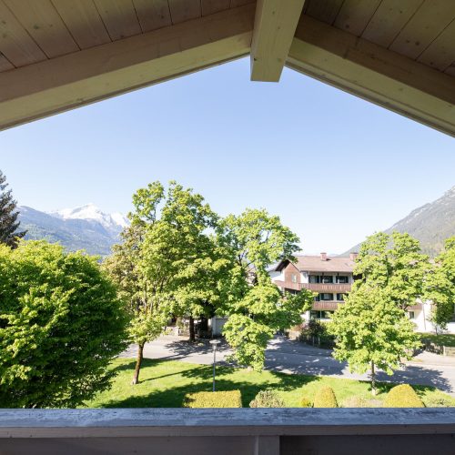 Balkon mit Aussicht in Ferienwohnung in Garmisch-Partenkirchen