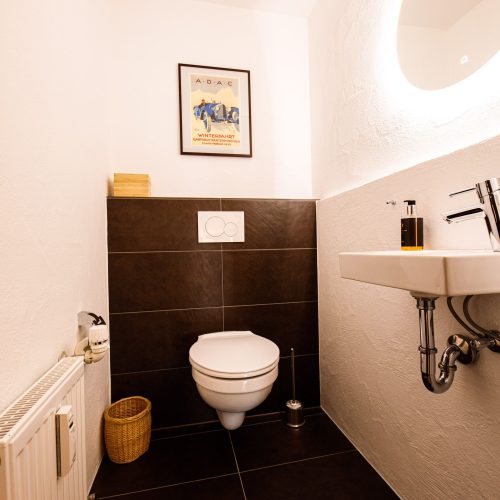 Bad mit Toilette in Ferienwohnung in Garmisch-Partenkirchen