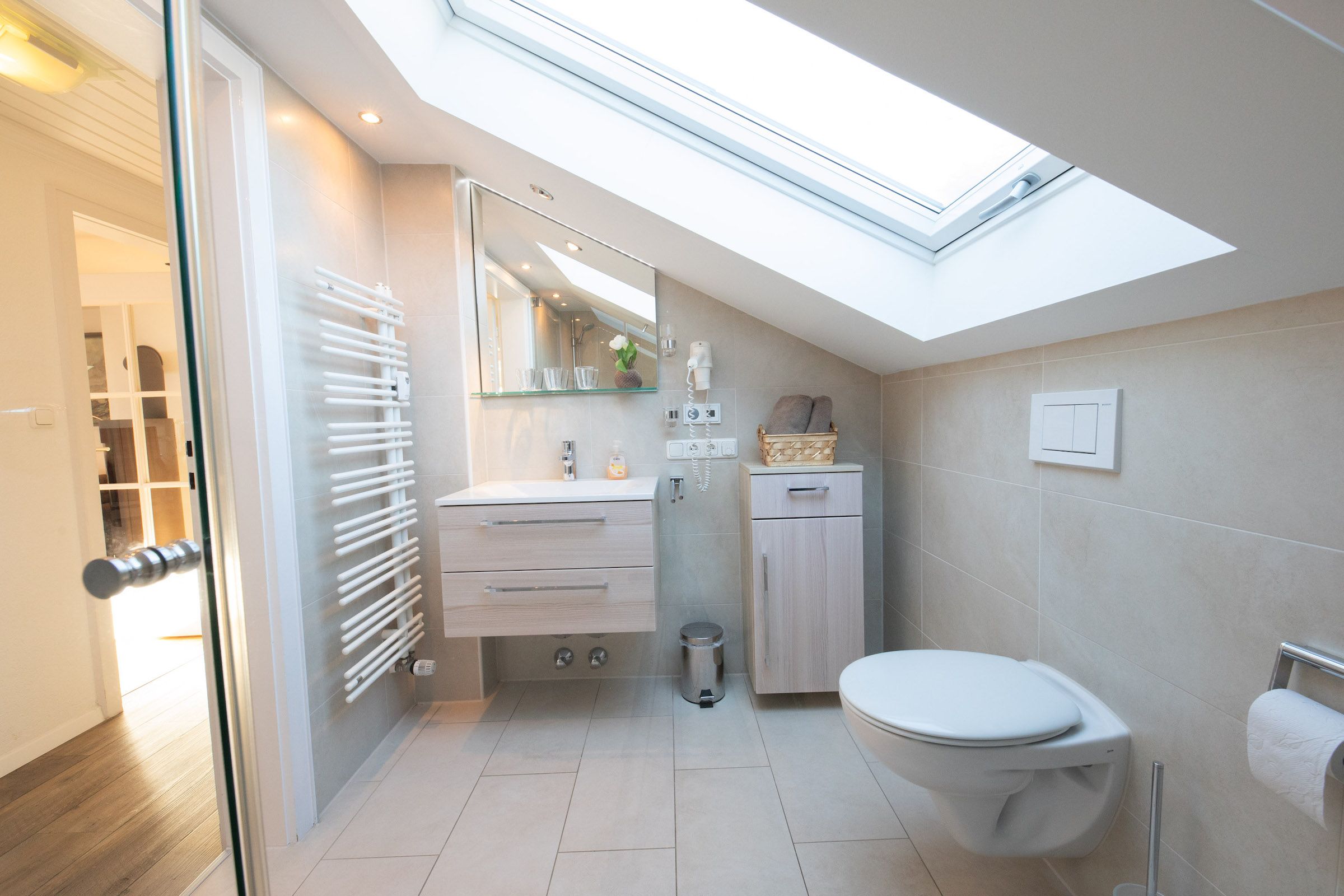 Badezimmer mit Handtuchheizung in Ferienwohnung in Garmisch-Partenkirchen