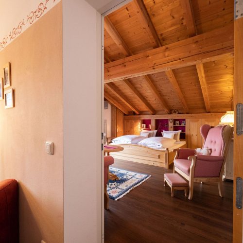 Doppelbett in Ferienwohnung in Garmisch-Partenkirchen