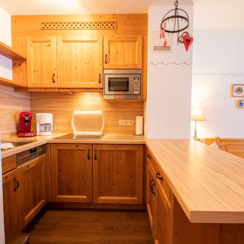 Küche aus Holt in Ferienwohnung in Garmisch-Partenkirchen