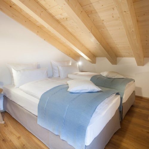 zwei Einzelbetten in Ferienwohnung in Garmisch-Partenkirchen