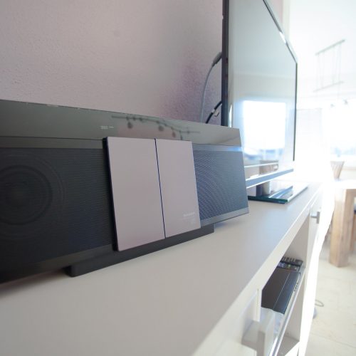 Fernseher und Lautsprecher in Ferienwohnung in Garmisch-Partenkirchen