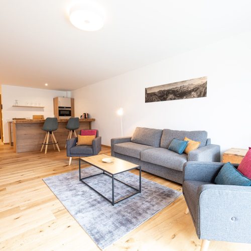 Offener Wohnbereich und offene Küche in Ferienwohnung in Garmisch-Partenkirchen