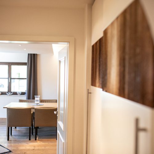 Durchgang zum Esszimmer in Ferienwohnung in Garmisch-Partenkirchen