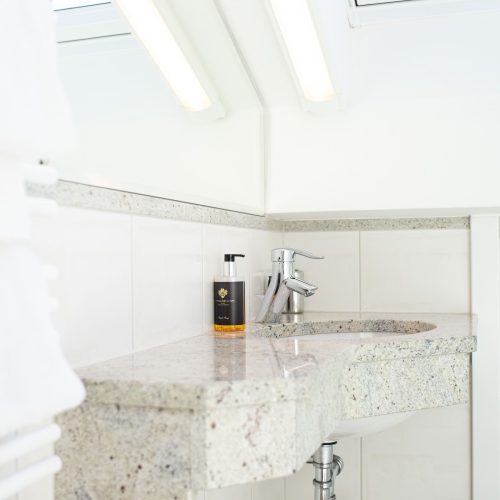 Waschbecken in Ferienwohnung in Garmisch-Partenkirchen