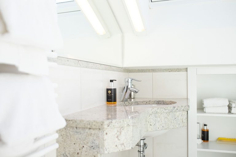 Waschbecken in Ferienwohnung in Garmisch-Partenkirchen