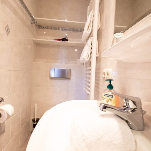 Waschbecken in Ferienwohnung in Garmisch-Partenkirchen