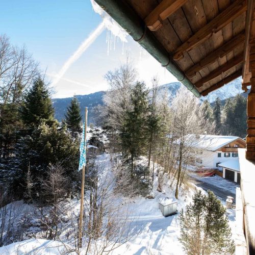 Balkon mit Ausblick in Ferienwohnung in Garmisch-Partenkirchen