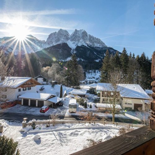 Balkon mit Ausblick in Ferienwohnung in Garmisch-Partenkirchen