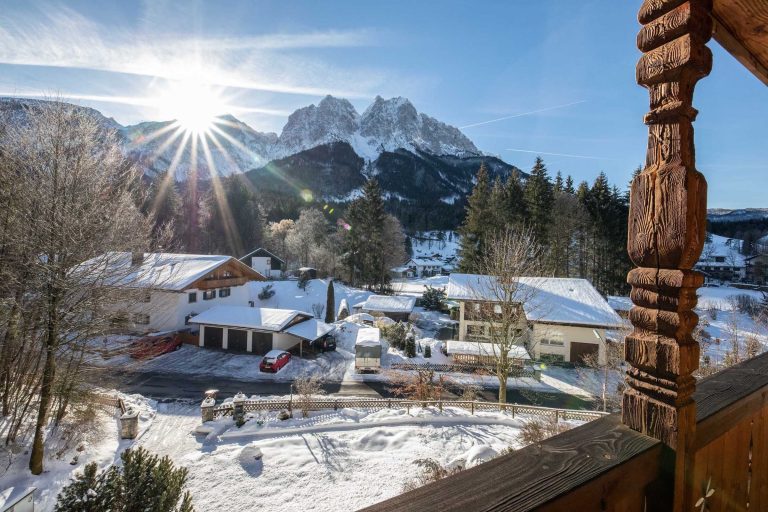 Balkon mit Ausblick in Ferienwohnung in Garmisch-Partenkirchen