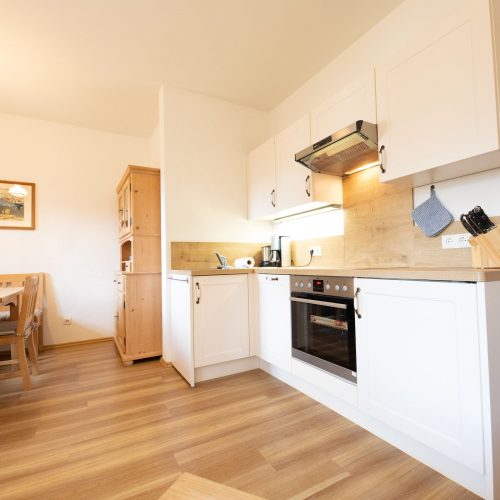 offene Küche und Esszimmer in Ferienwohnung in Garmisch-Partenkirchen