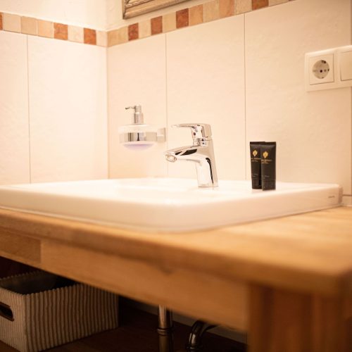 Waschbecken in Ferienwohnung in Garmisch-Partenkirchen