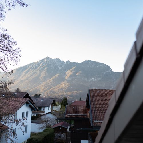 Balkon Aussicht auf Berge in Ferienwohnung in Garmisch-Partenkirchen
