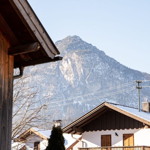 Ausblick mit Berge in Ferienwohnung in Garmisch-Partenkirchen