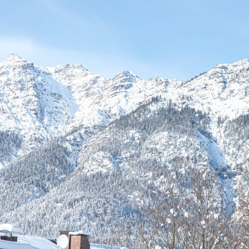 zugeschneite Berge in Ferienwohnung in Garmisch-Partenkirchen
