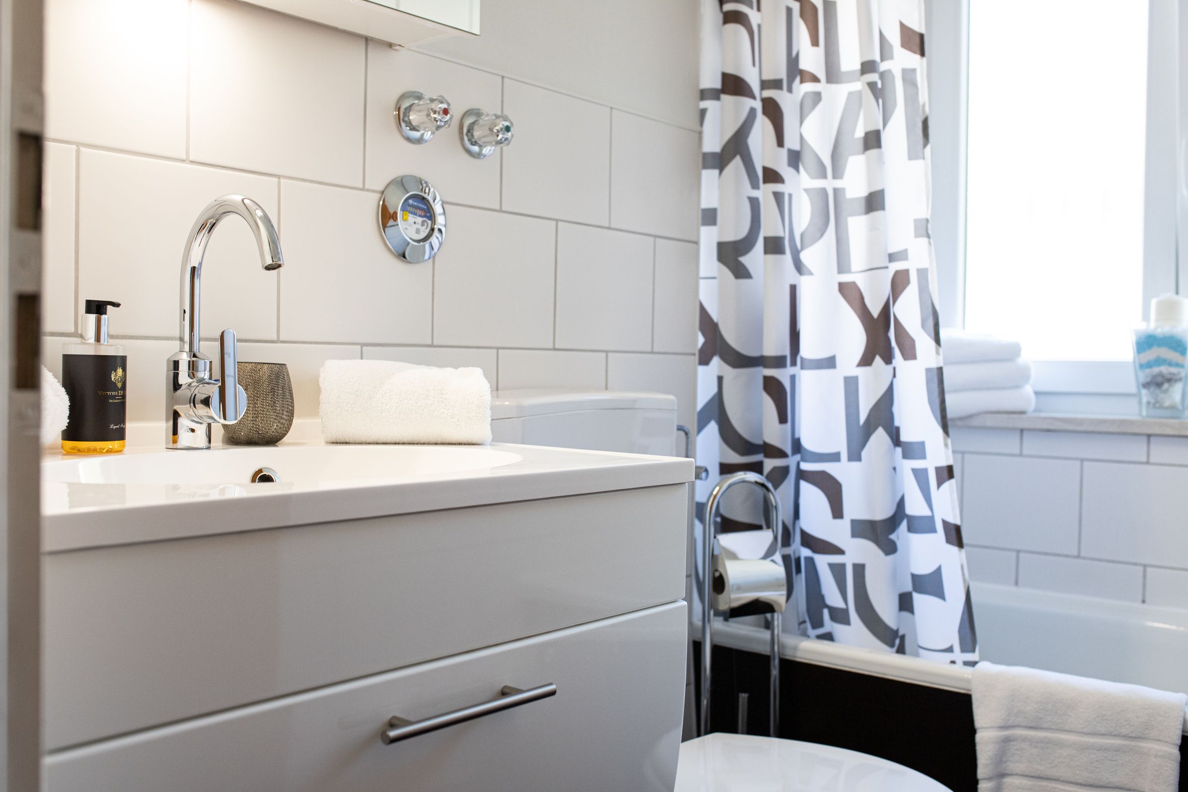 Badezimmer mit Badewanne in Ferienwohnung in Garmisch-Partenkirchen