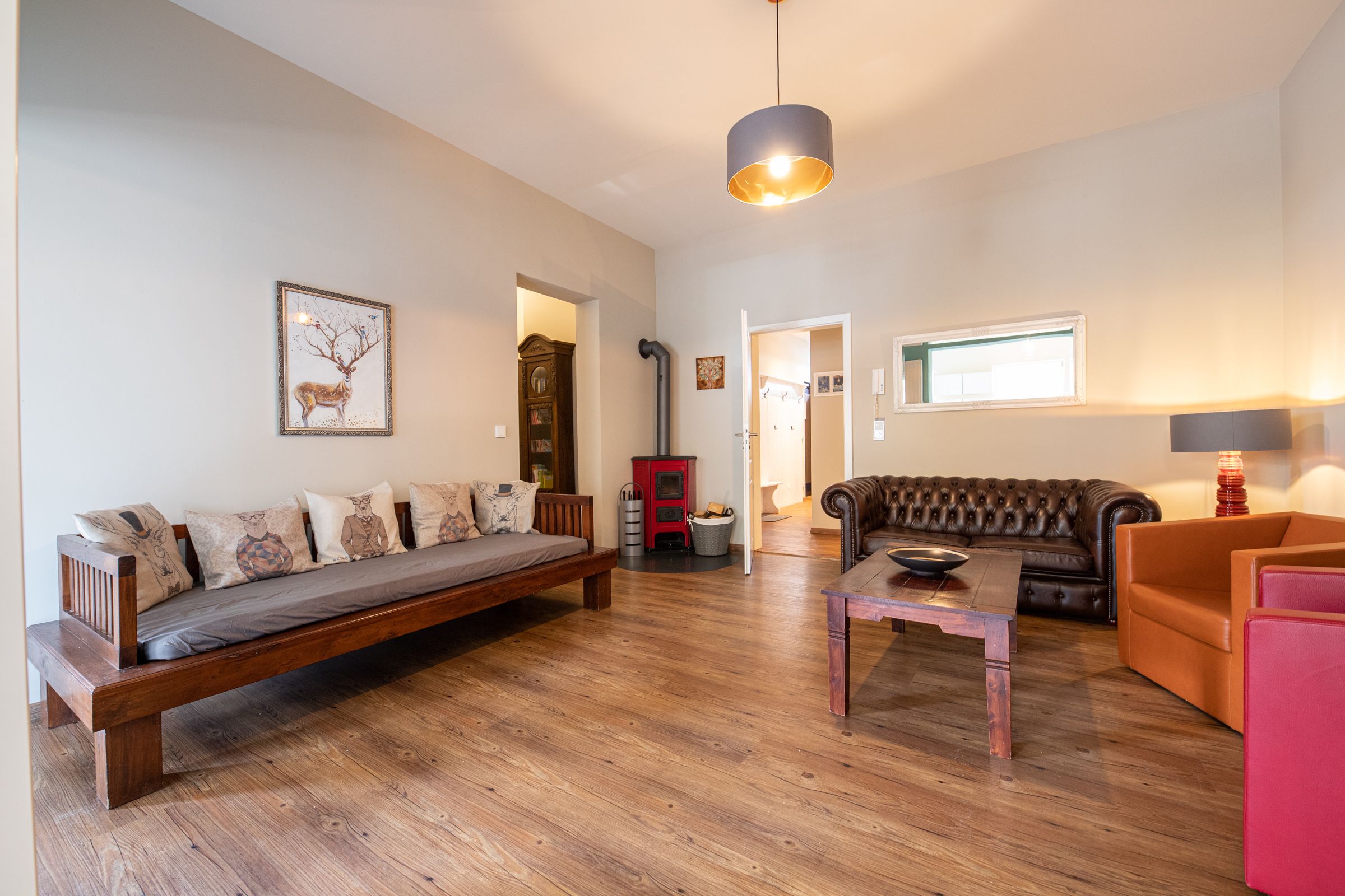 Sitzbereiche im Wohnzimmer in Ferienwohnung in Garmisch-Partenkirchen