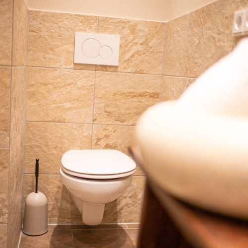 Bad mit Fliesen in Ferienwohnung in Garmisch-Partenkirchen