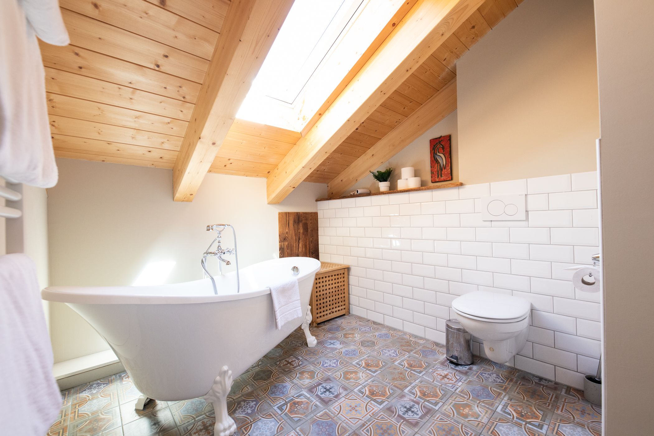 Badezimmer mit Dekoration in Ferienwohnung in Garmisch-Partenkirchen